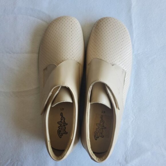 Portofino Sand Perforated Stretch Shoes Size 8 (41) NWOT - Picture 4 of 9